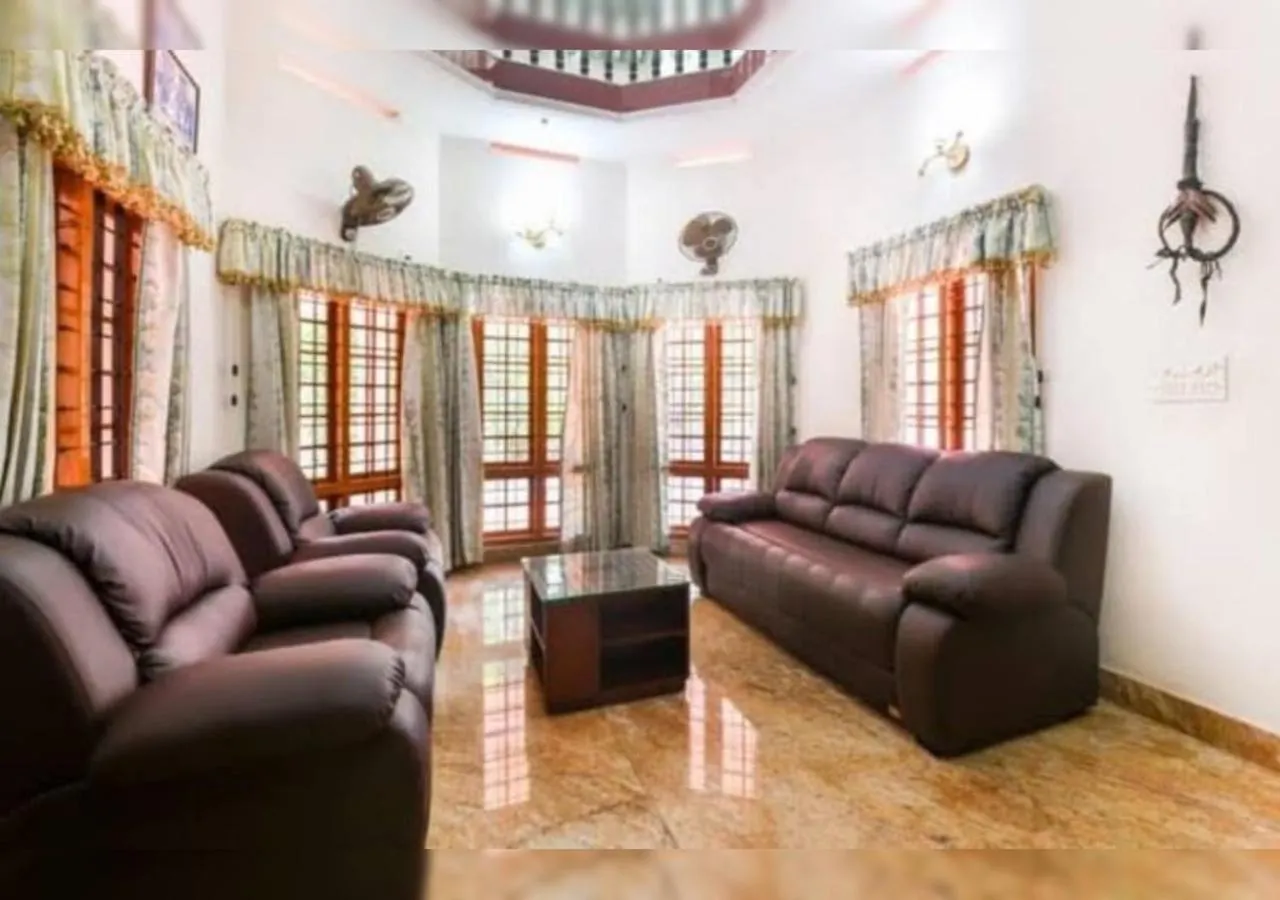 Palatial Villa 7736!6!445 With 6 Bedrooms Kottayam