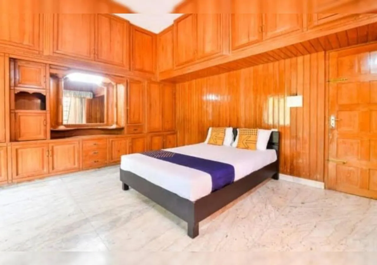 Palatial Villa 7736!6!445 With 6 Bedrooms Kottayam